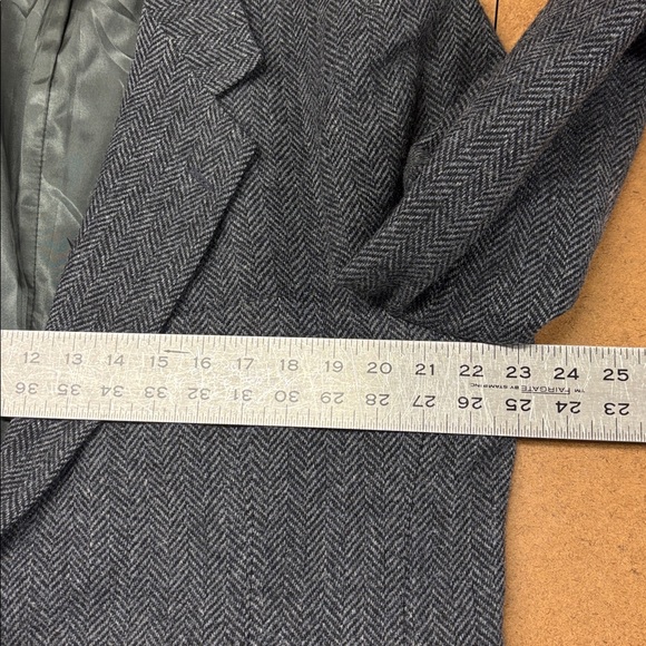 Men’s vintage Wool Herringbone blazer - Picture 8 of 11
